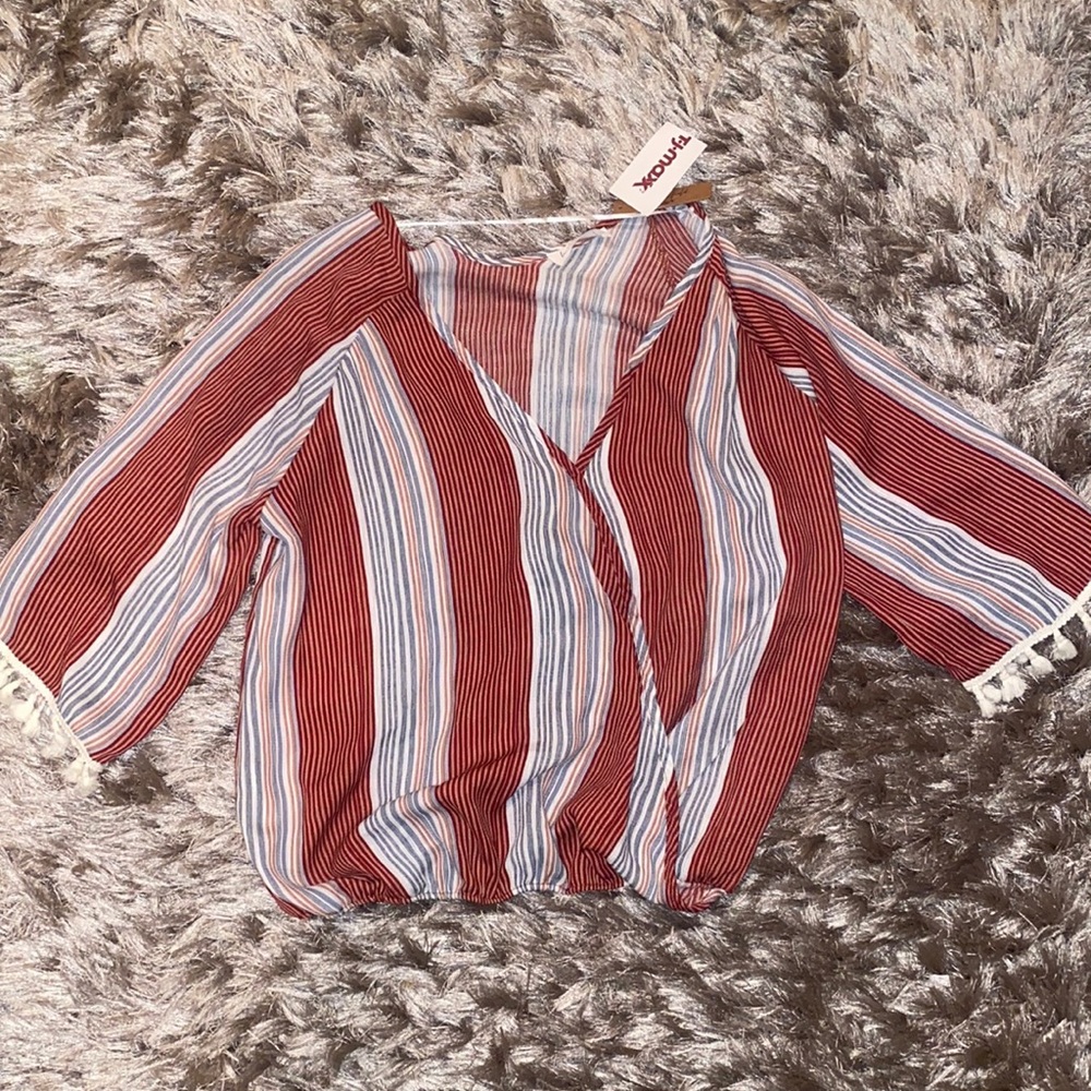 Super cute striped quarter length sleeve top